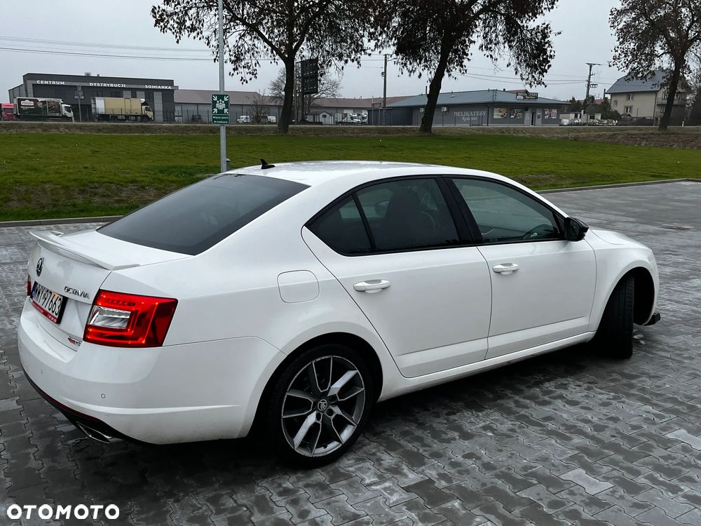 Skoda Octavia 2.0 TSI RS DSG - 11