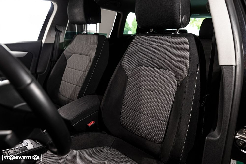 VW Passat Alltrack - 21