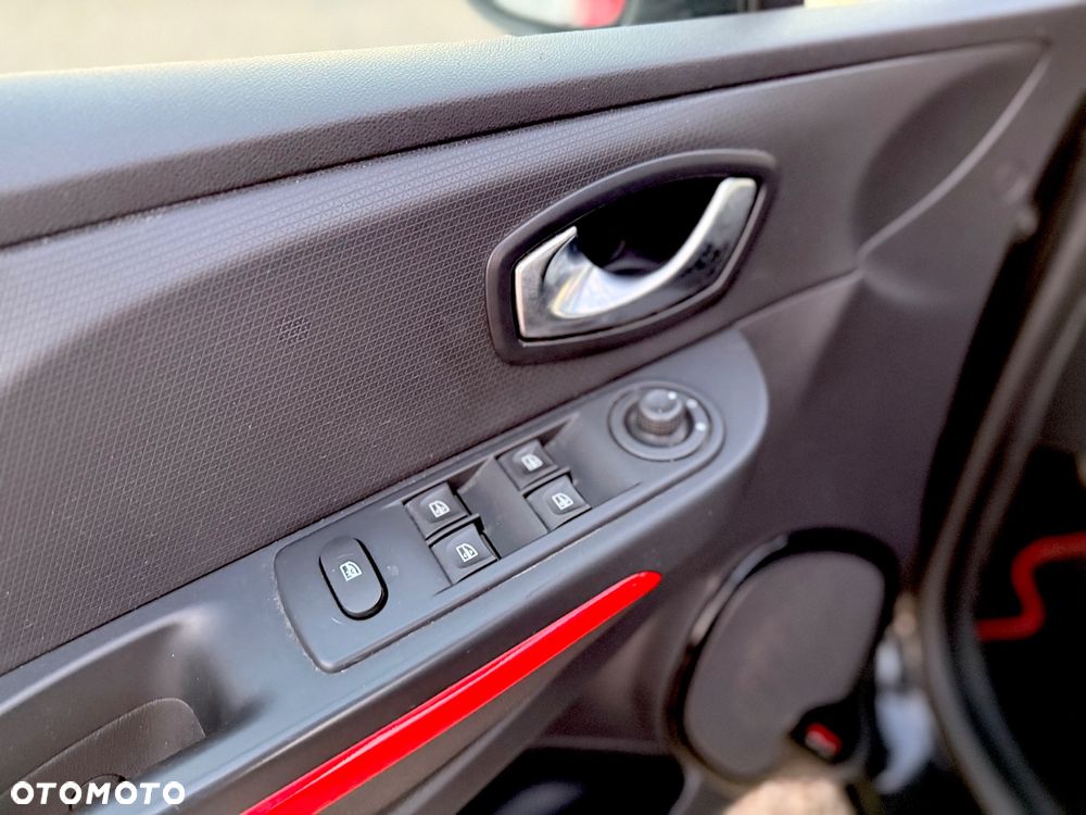 Renault Clio - 22