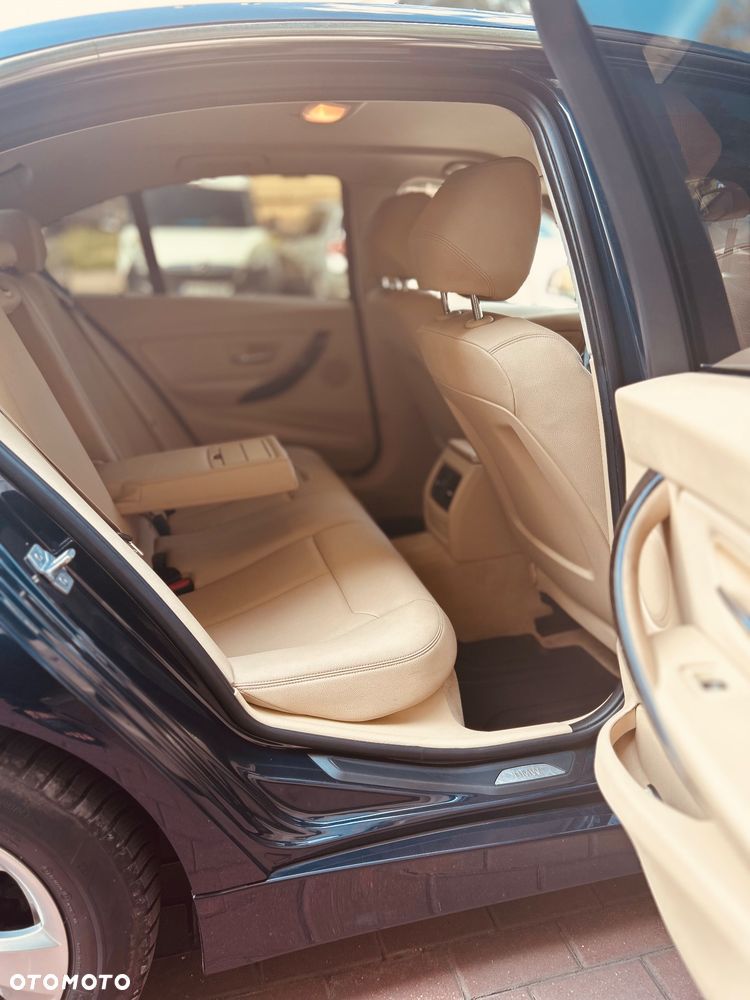 BMW Seria 3 320i Efficient Dynamics Sport Line - 5