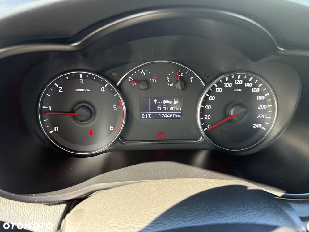 Kia Carens 1.7 CRDi 115 Dream-Team Edition - 27