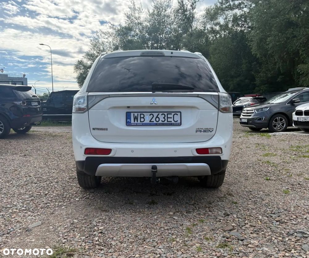 Mitsubishi Outlander 2.0 4WD Plus - 7