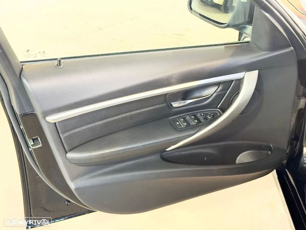 BMW 320 d Touring Aut. Efficient Dynamics Edition Sport Line - 12