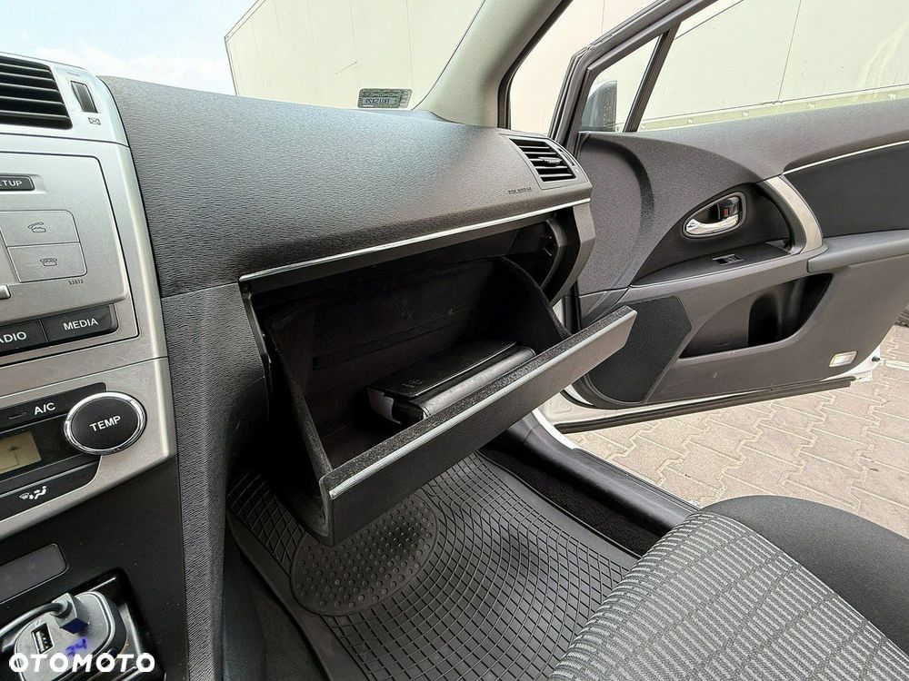 Toyota Avensis 2.0 D-4D Active - 15