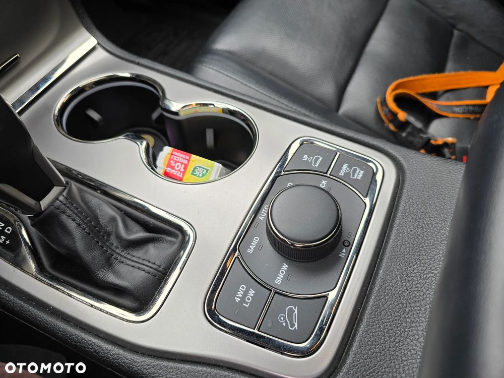 Jeep Grand Cherokee - 13