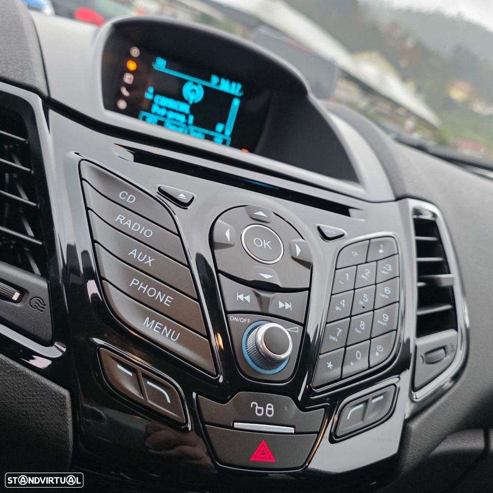 Ford Fiesta 1.0 Ti-VCT Titanium - 19