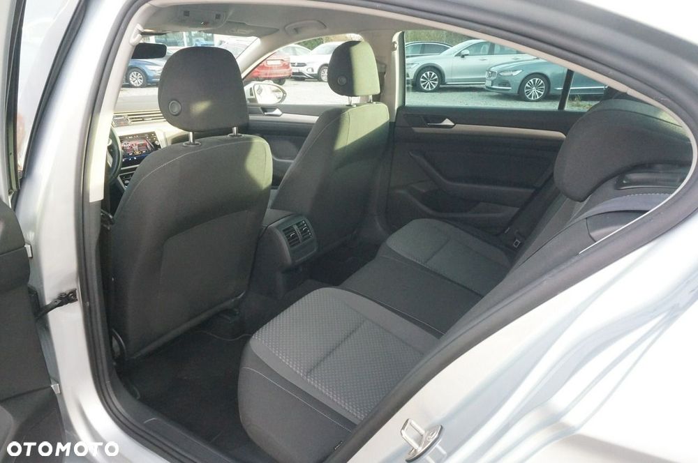 Volkswagen Passat 2.0 TDI EVO Essence - 23