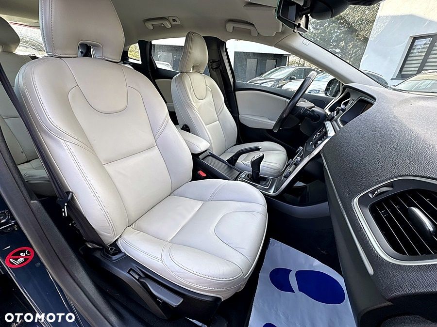 Volvo V40 D2 Summum - 21