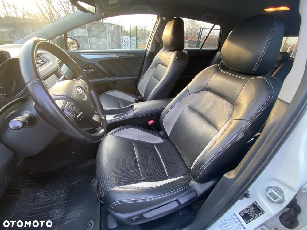 Toyota Avensis 1.8 Premium MS - 10