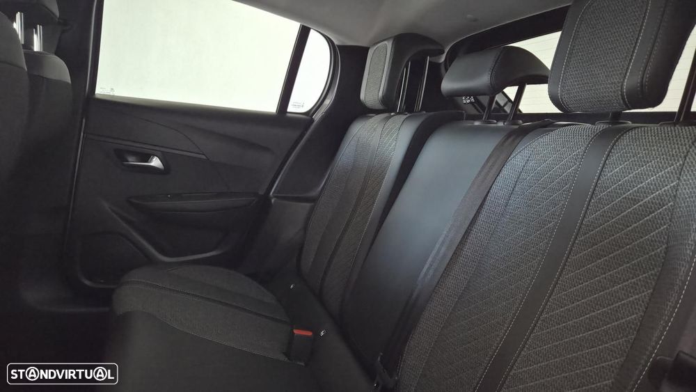 Peugeot 208 1.2 Hybrid Allure e-DCS6 - 12