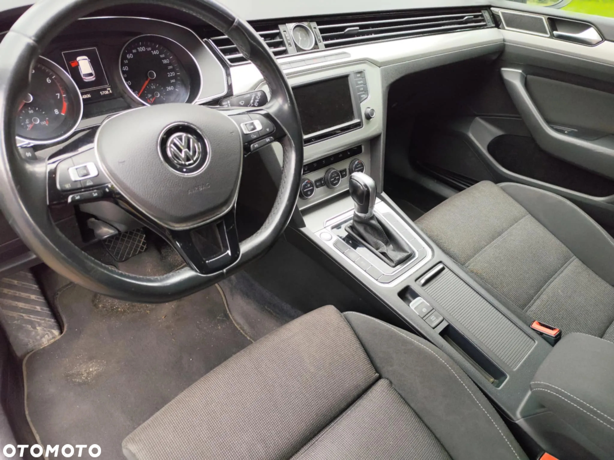 Volkswagen Passat - 10