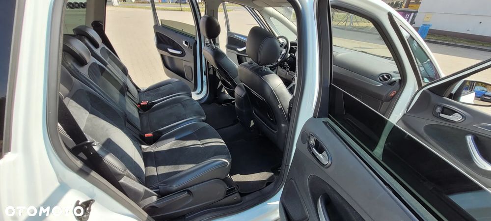 Ford S-Max 2.5 Titanium - 13