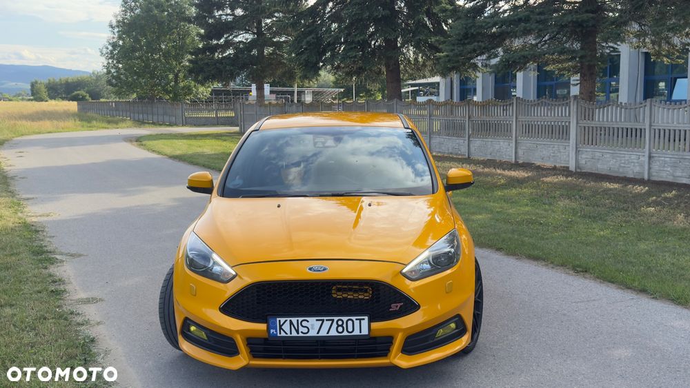 Ford Focus 2.0 EcoBoost ST mit Leder-Sport-Paket - 38