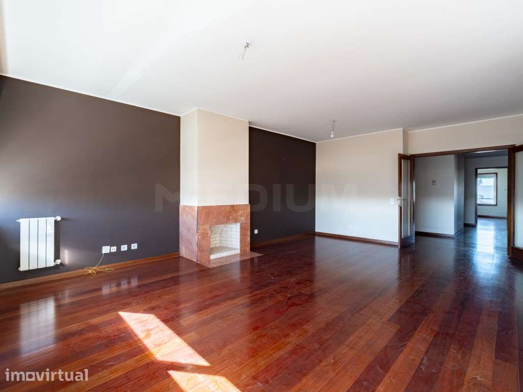 Apartamento T3 na Avenida D Manuel II - Centro da Maia - Grande imagem: 3/19