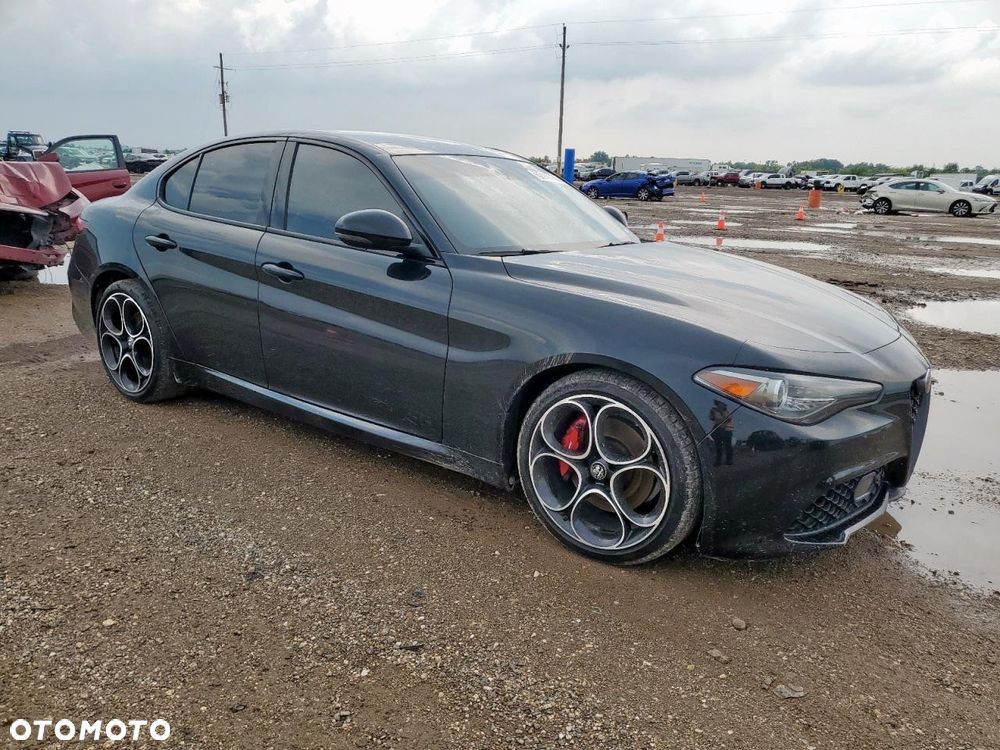 Alfa Romeo Giulia Ti - 4