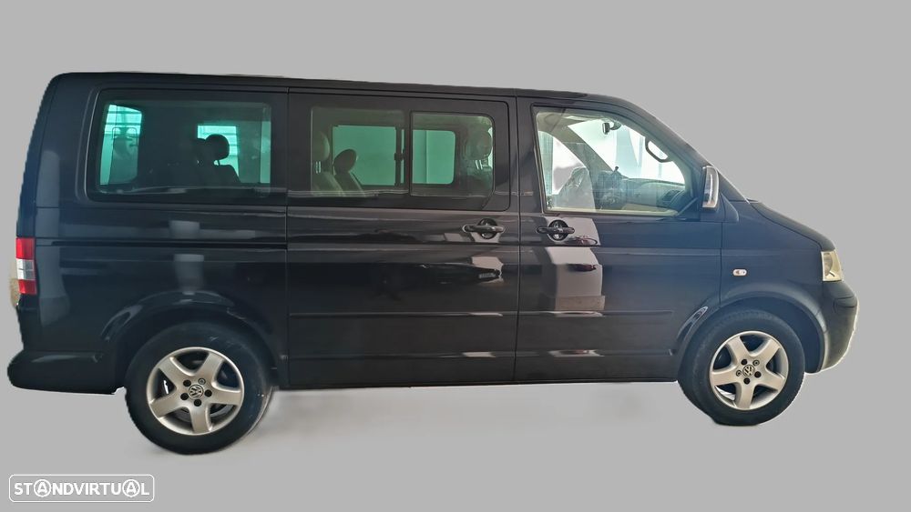VW Multivan 2.5 TDi Highline - 4