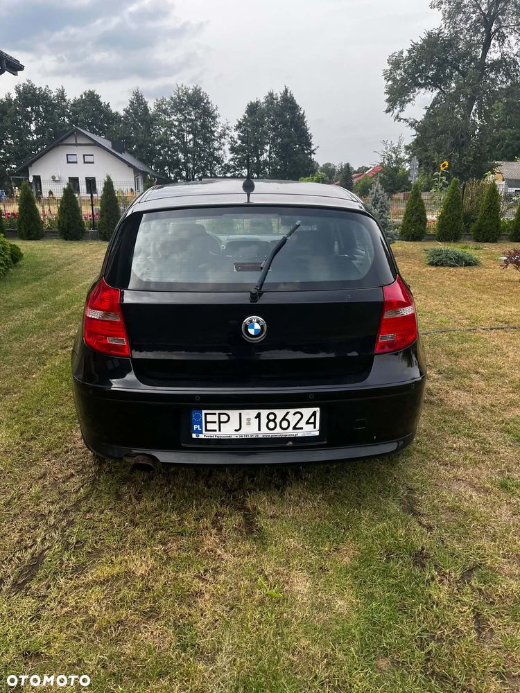 BMW Seria 1 116I 2009 photo 3