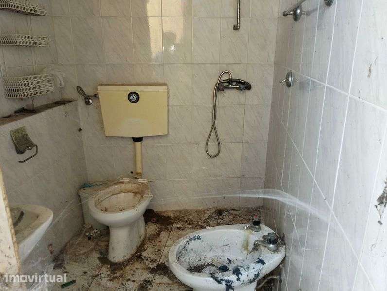 Casa de habitação para reconstrução - Grande imagem: 4/12
