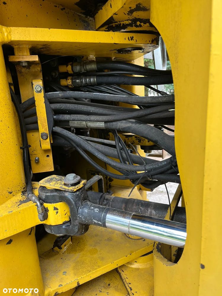 Komatsu WA 320-3H - 12