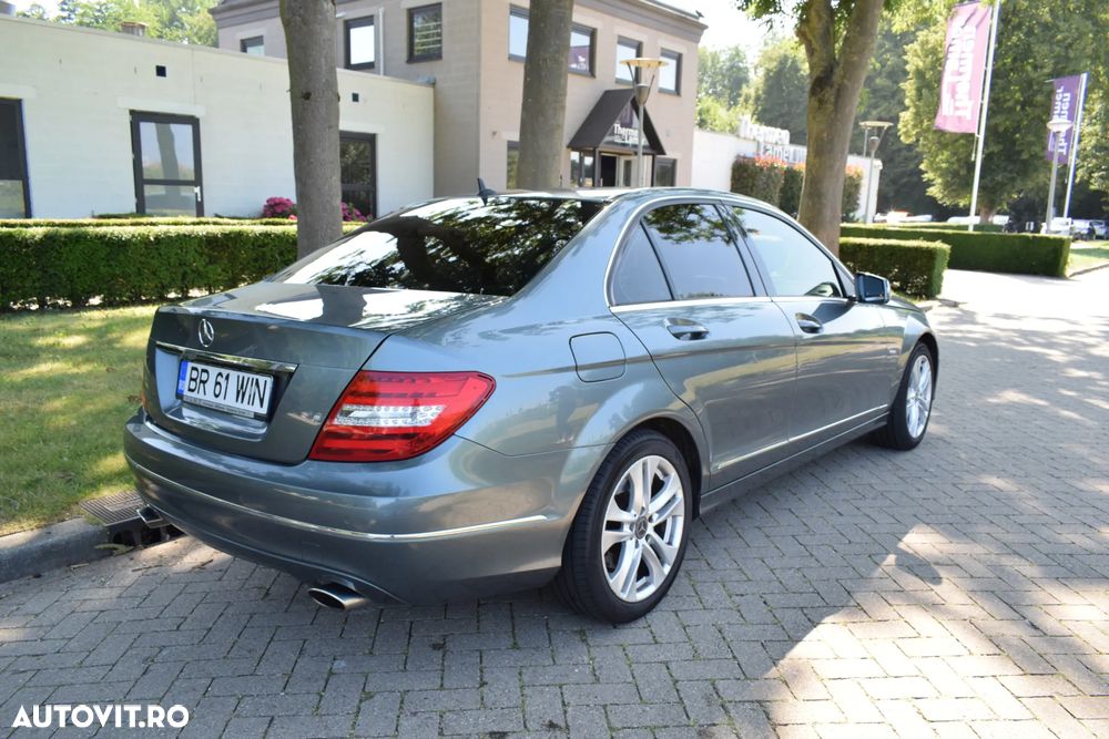 Mercedes-Benz C 350 CDI DPF 4Matic 7G-TRONIC BlueEFFICIENCY Avantgarde - 3