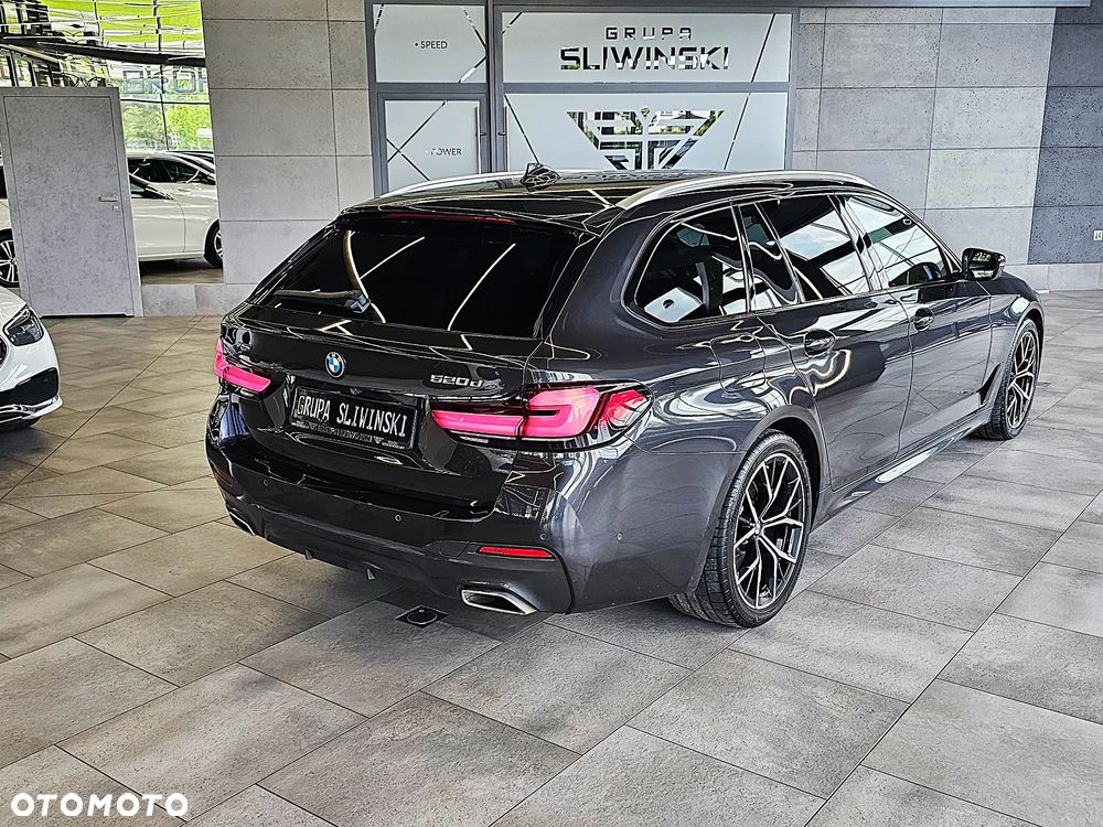BMW Seria 5 520d xDrive M Sport Edition - 9