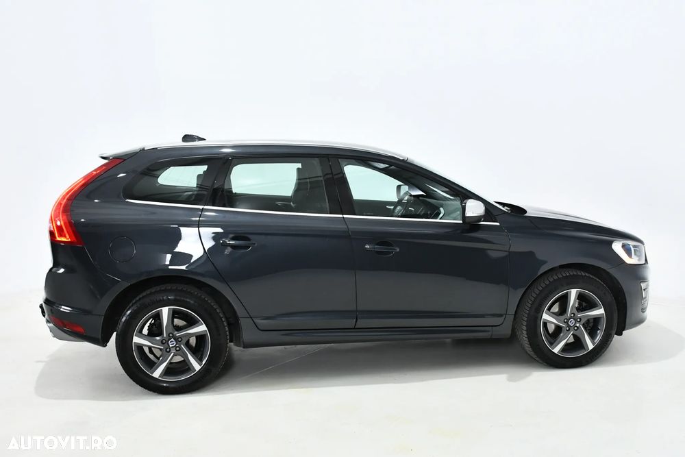 Volvo XC 60 D4AWD R-Design - 4