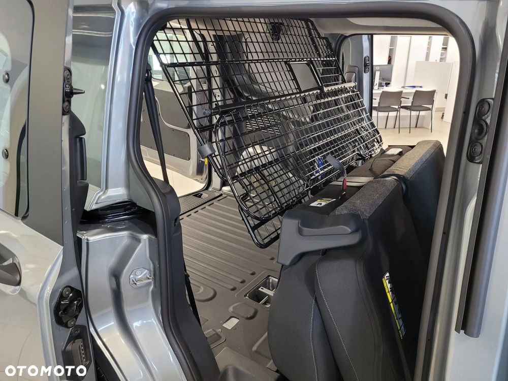 Ford Transit Courier - 15