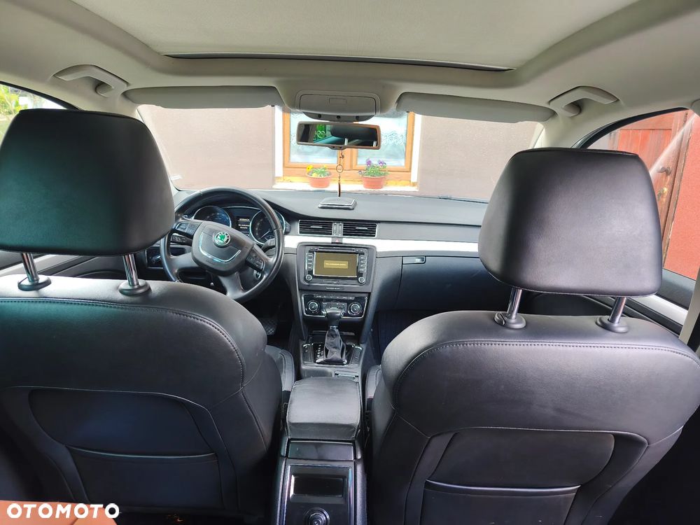 Skoda Superb 2.0 TDI DSG Exclusive - 6