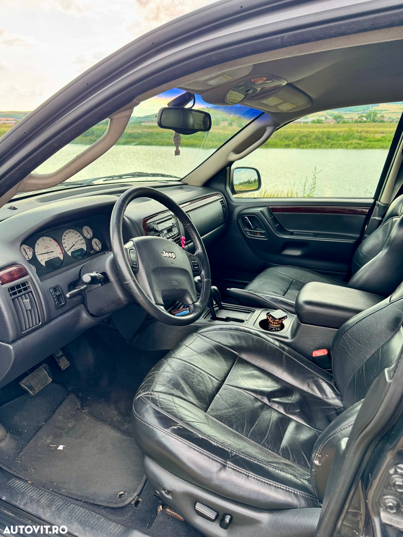 Jeep Grand Cherokee - 9
