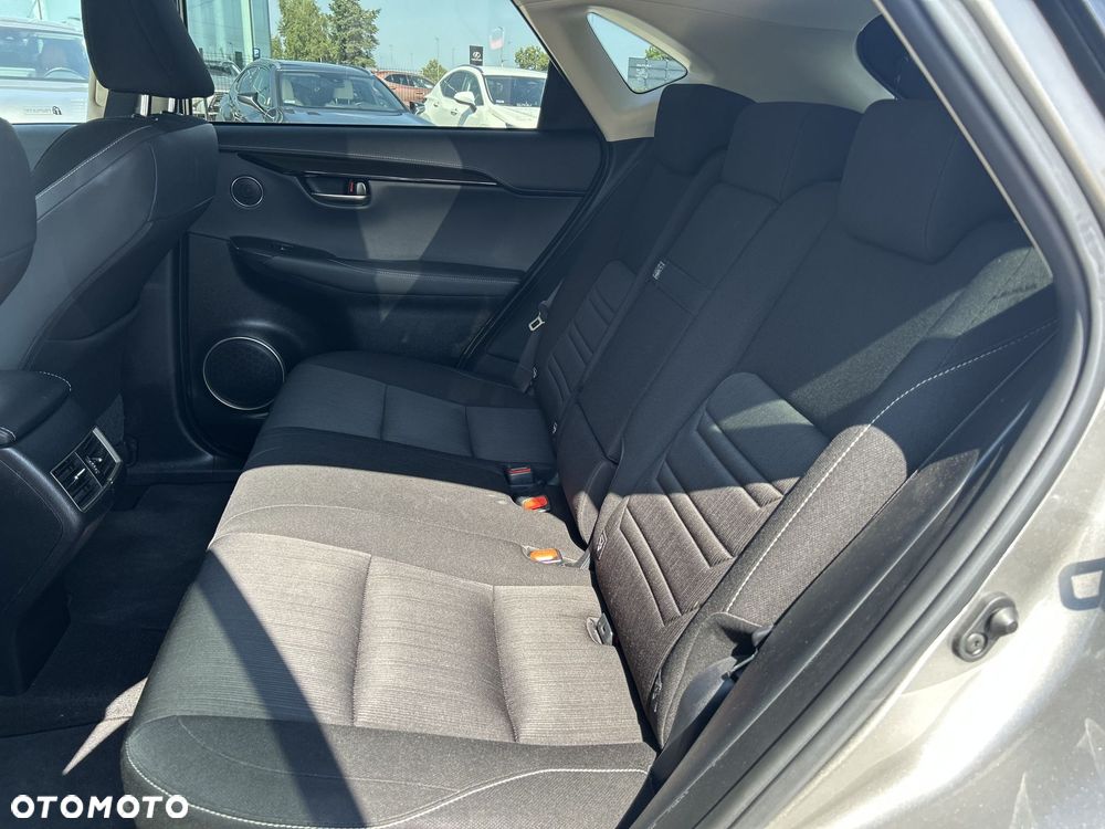 Lexus NX 300h Business Edition AWD - 15