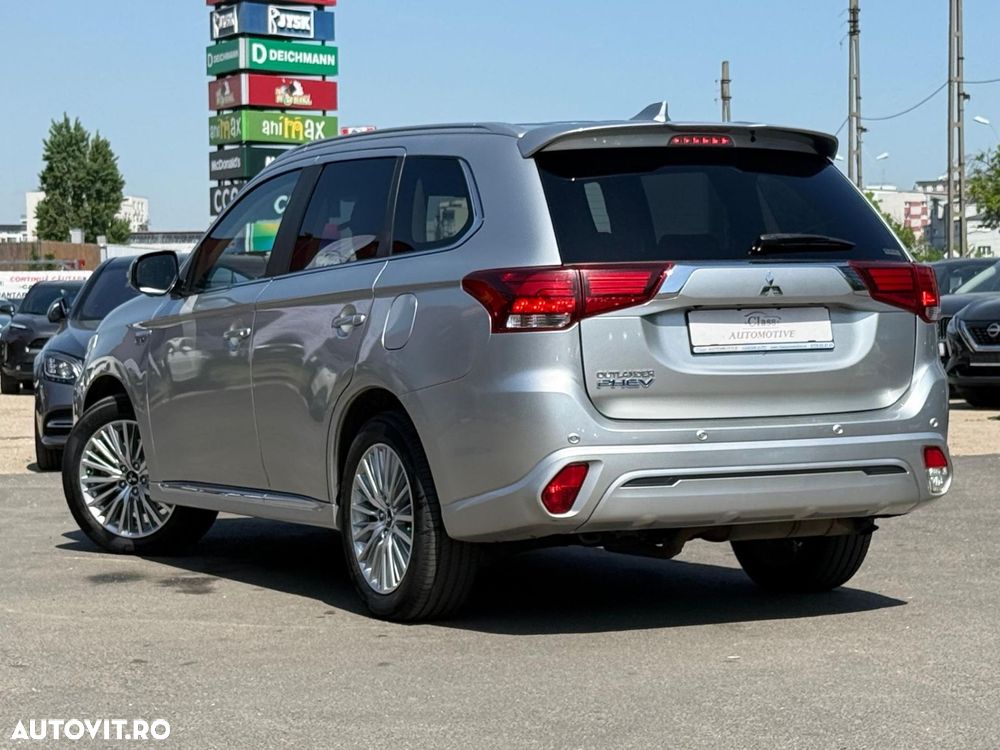 Mitsubishi Outlander 2.0L AS&G CVT Instyle - 11