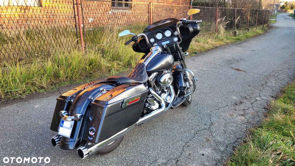 Harley-Davidson Touring Street Glide - 4