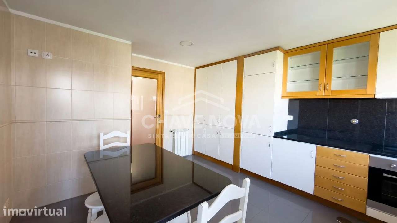 Apartamento T2 Mobilado Como Novo c/ Lugar de Garagem - Grande imagem: 5/25