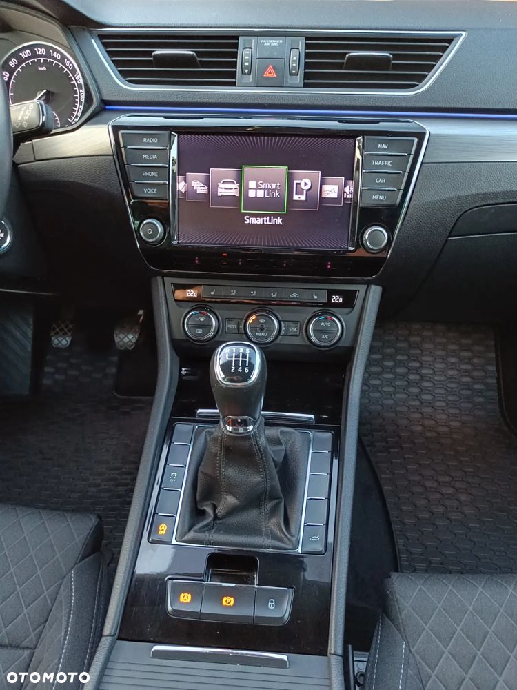 Skoda Superb Combi 2.0 TDI Style - 17