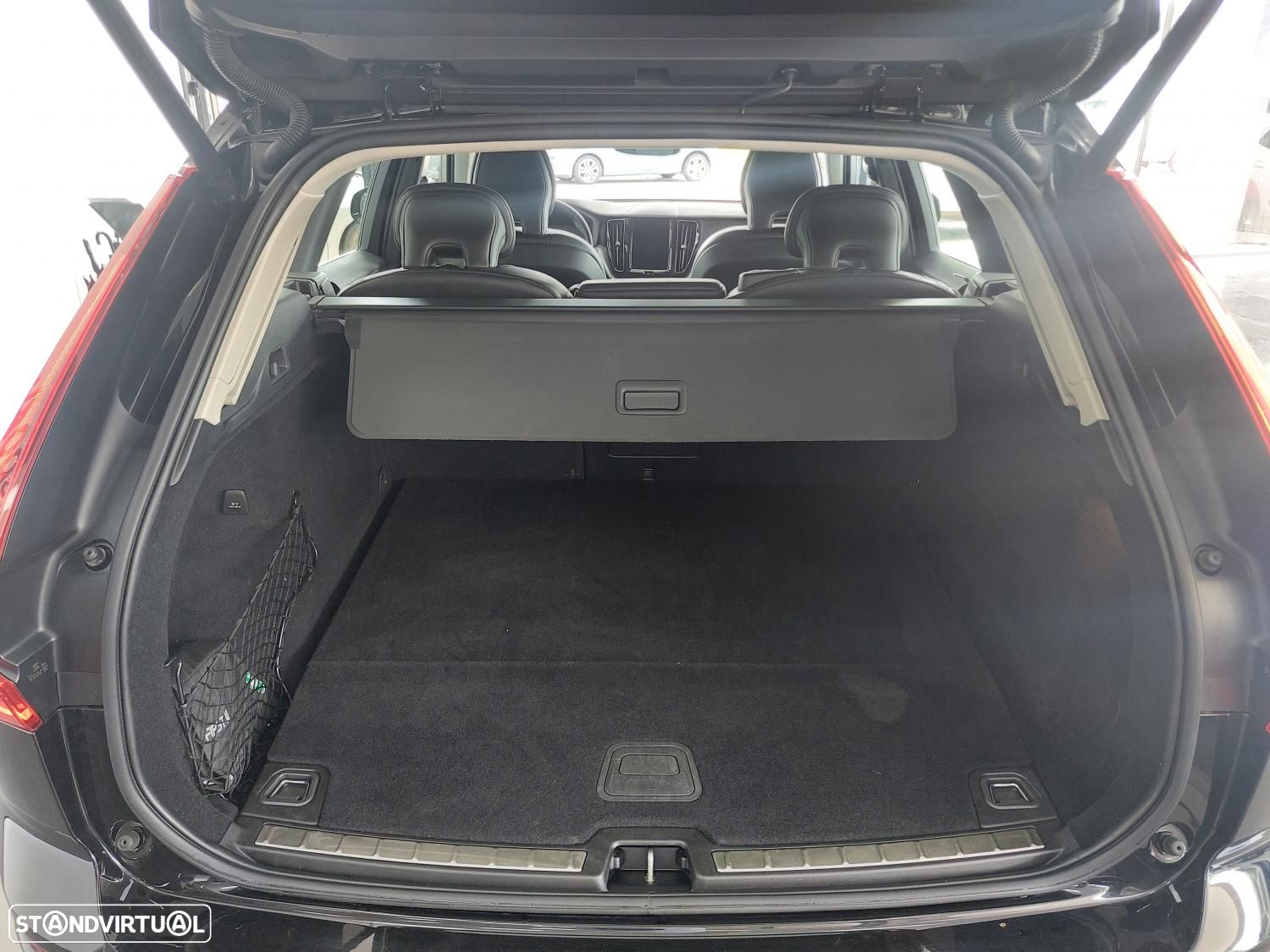 Volvo XC 60 2.0 T8 PHEV Momentum AWD - 52