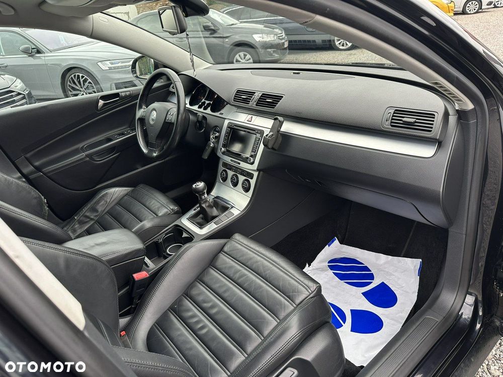Volkswagen Passat - 25