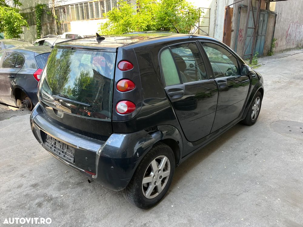 Dezmembrez Smart ForFour 2006 1,3 benzina negru - 4