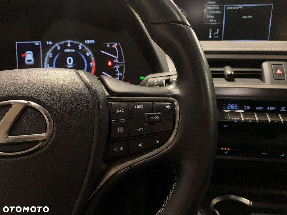Lexus UX - 23