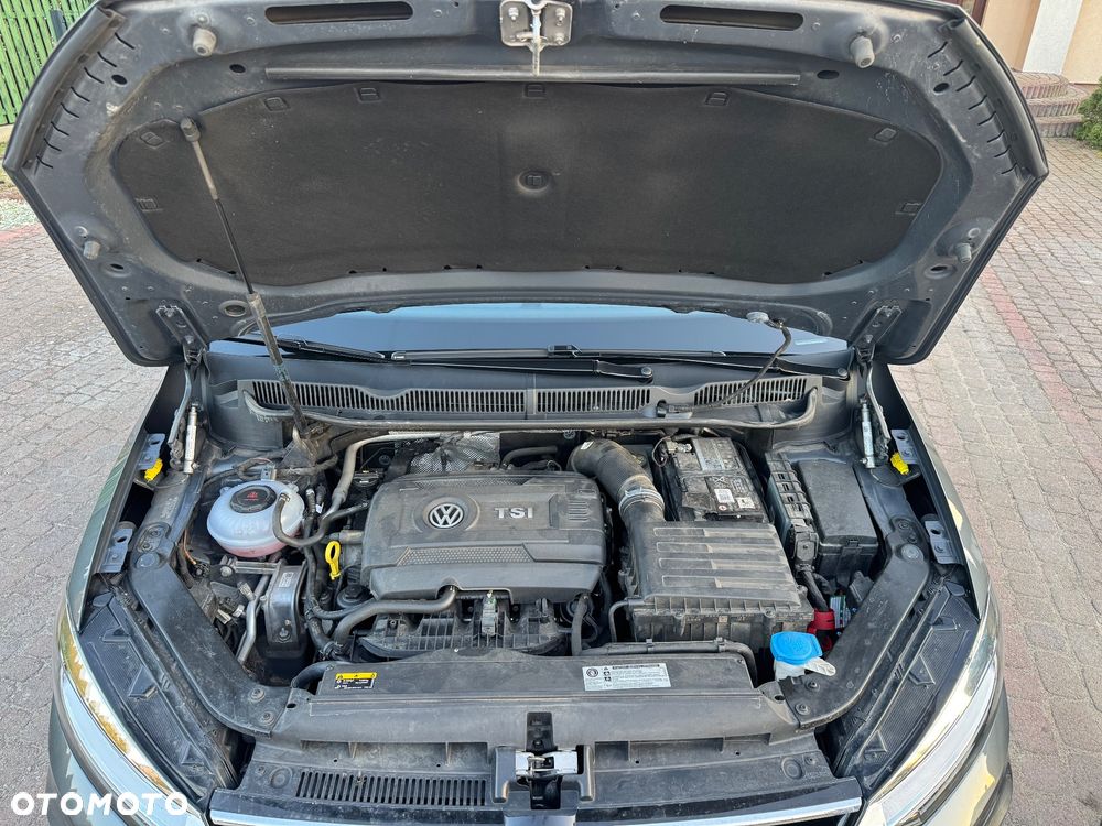 Volkswagen Touran - 33