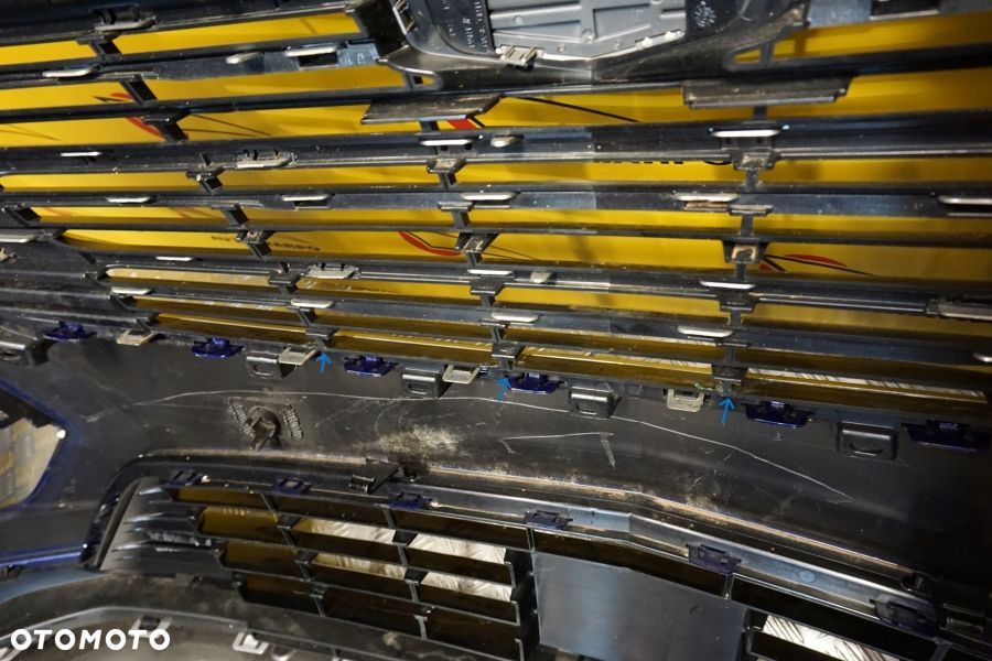 CADILLAC XT5 2017 - 2019 Zderzak Przód Atrapa Kratka USA - 14