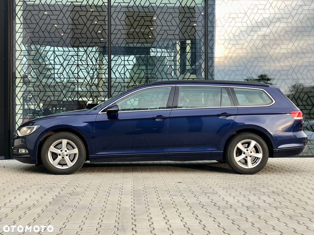 Volkswagen Passat - 2