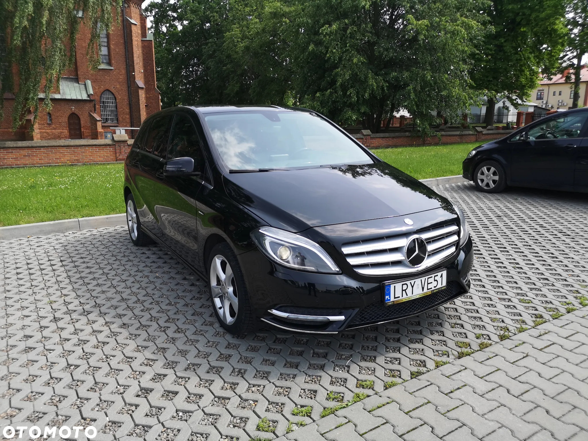 Mercedes-Benz Klasa B 180 AMG Line - 16