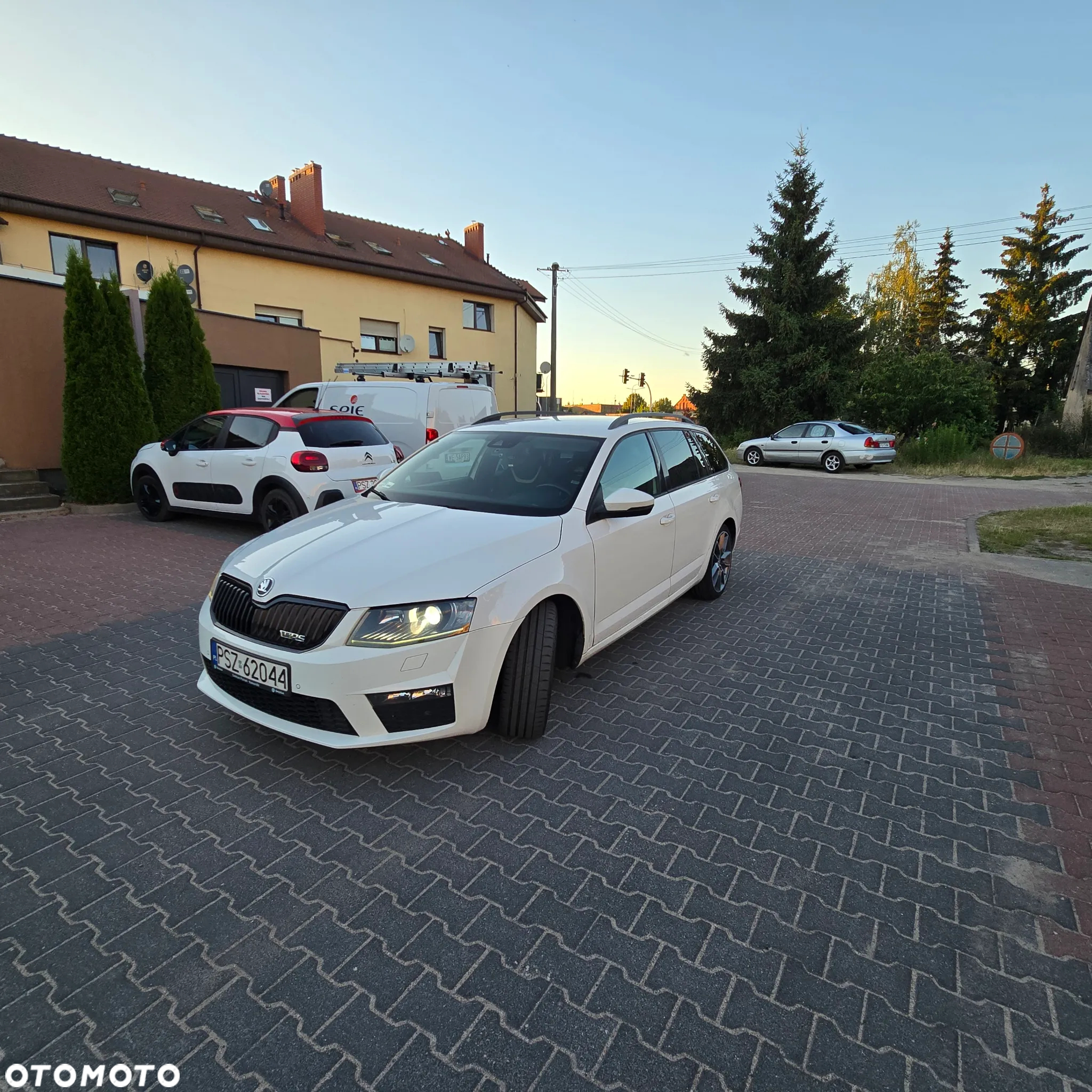 Skoda Octavia Combi 2.0 TDI RS - 5