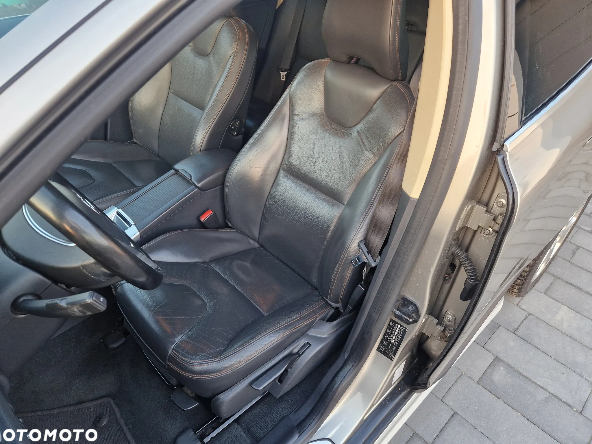 Volvo XC 60 D4 Geartronic Momentum - 16
