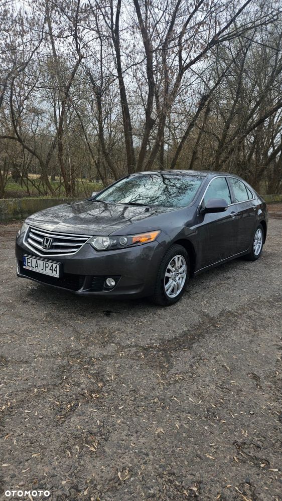 Honda Accord 2.0 Executive Nav - 1