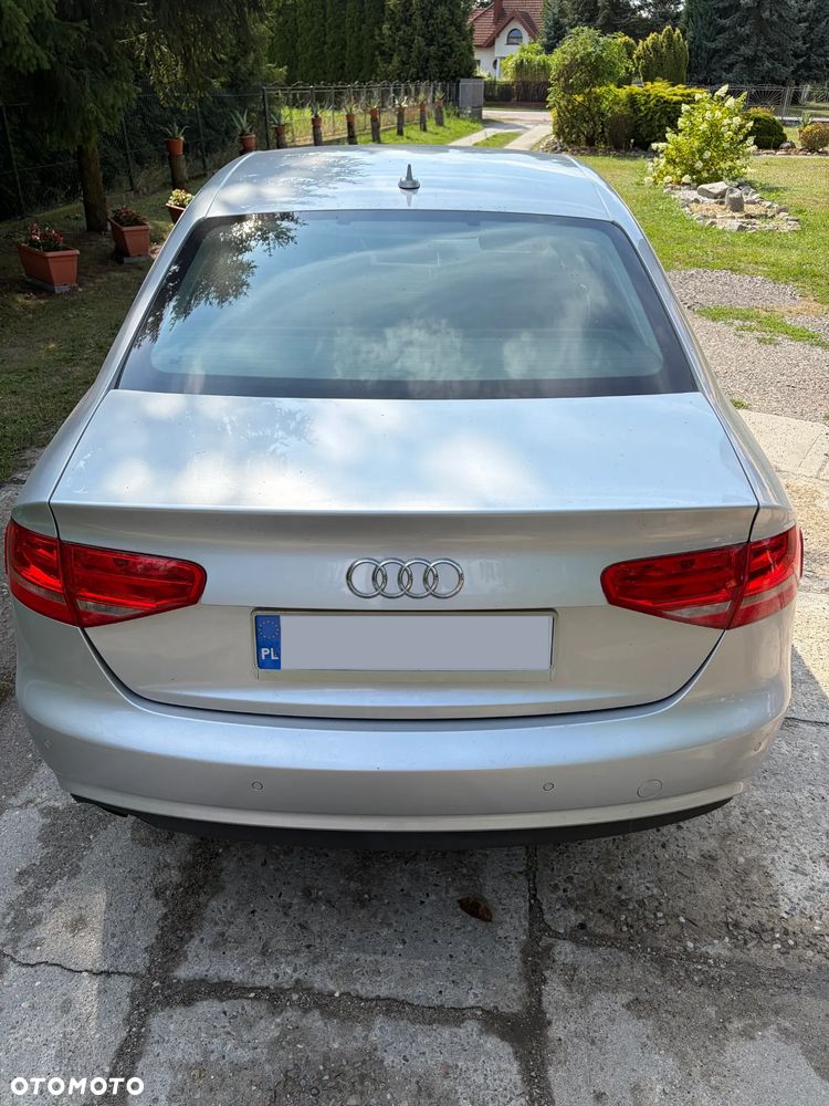 Audi A4 Limousine - 4