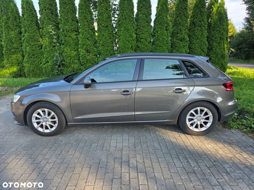 Audi A3 Sportback - 2