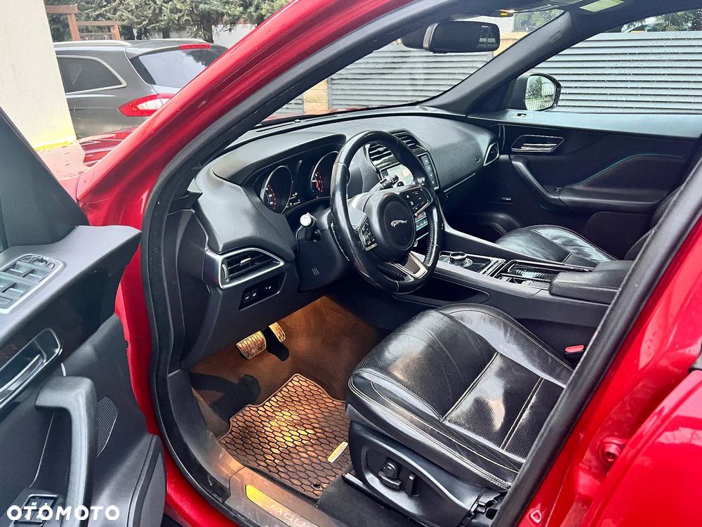 Jaguar F-Pace 30t AWD Prestige - 5