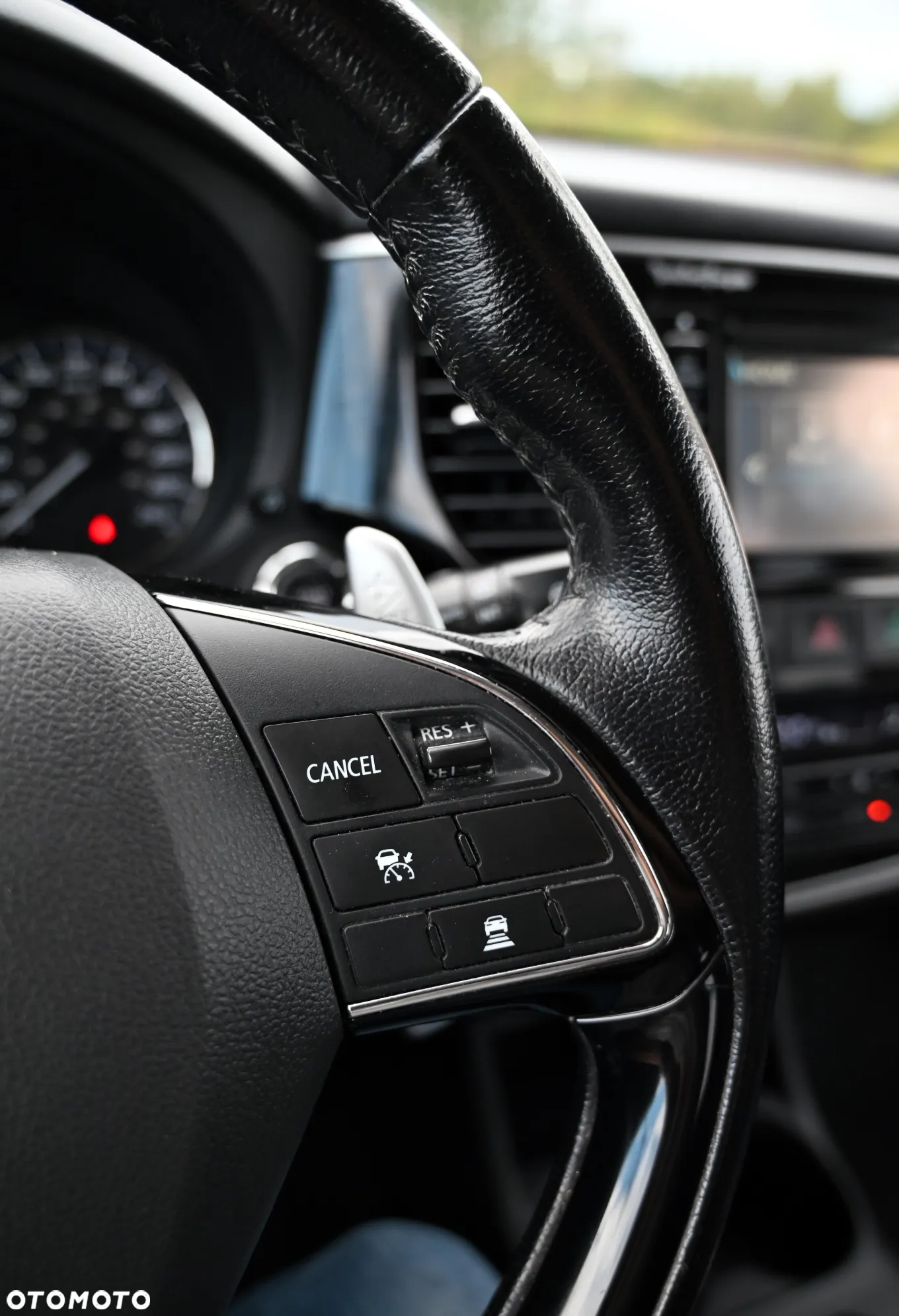Mitsubishi Outlander - 30