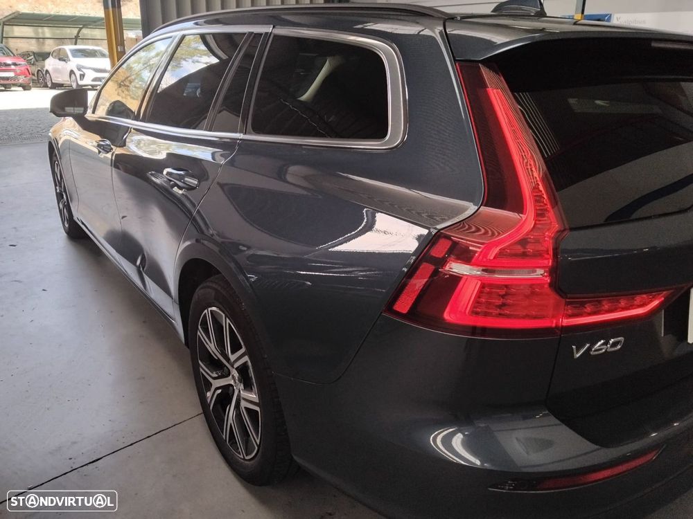Volvo V60 2.0 B4 Momentum Plus Geartronic - 4